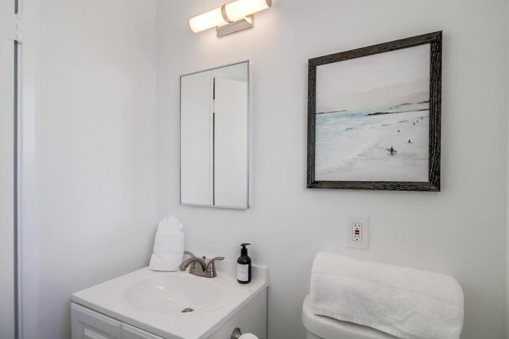 Surf Shack 7 *